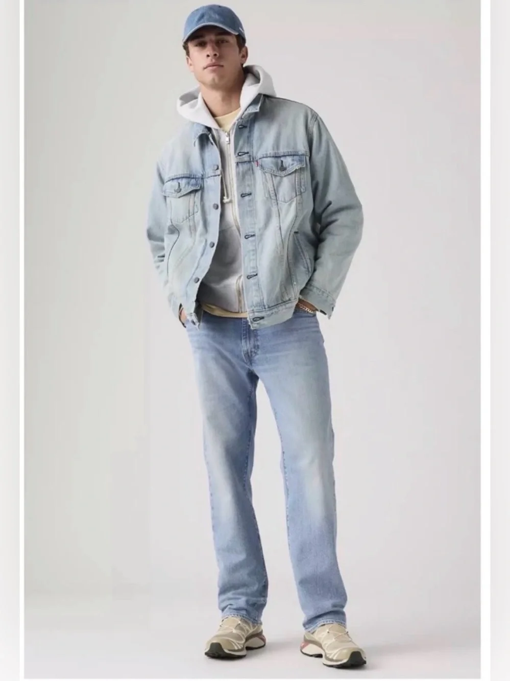 Levi's Men’s 541 Light Blue Relaxed Fit Jeans 33/30
